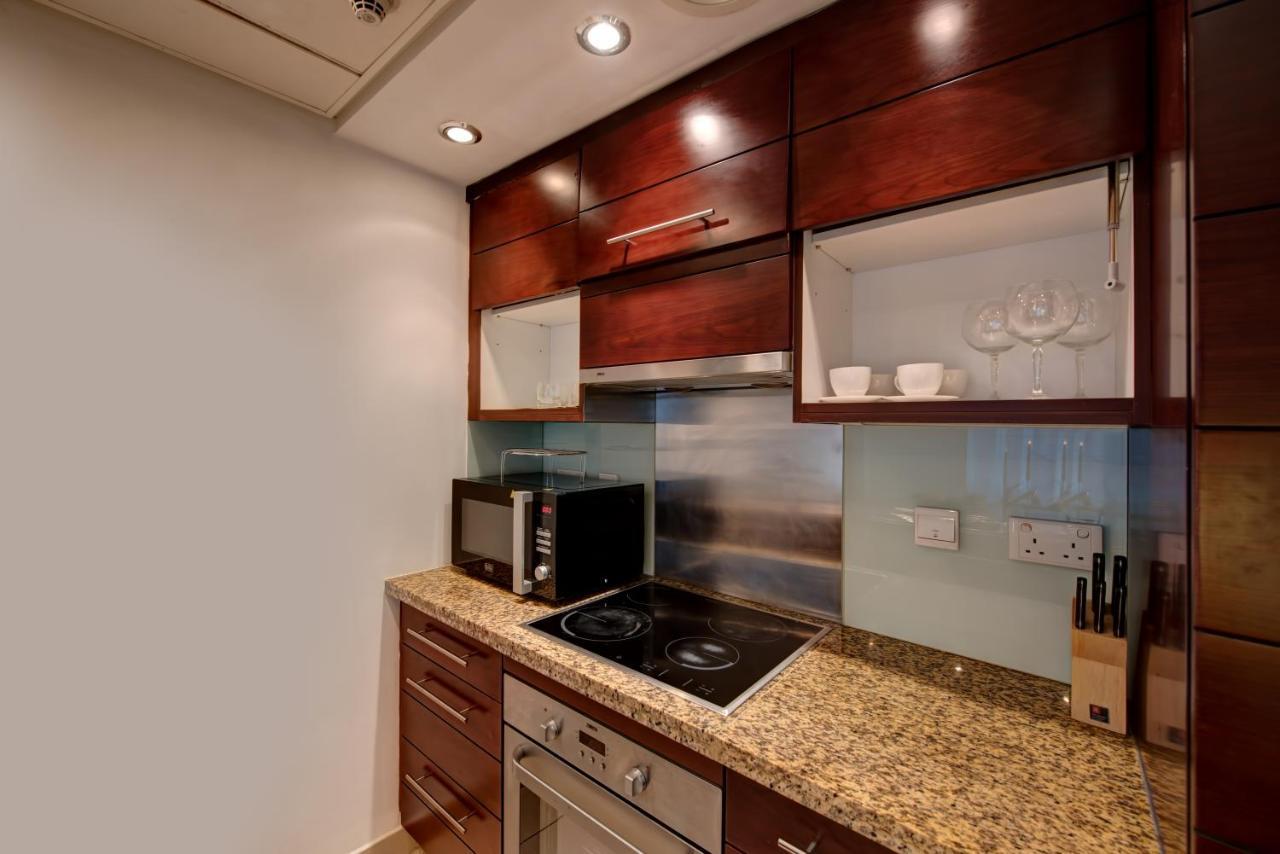 Durrani Homes - Iconic Burj Views Living ดูไบ ภายนอก รูปภาพ